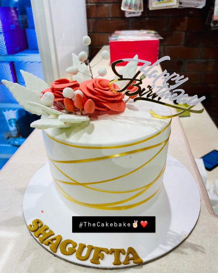 White and Golden Theme Cake