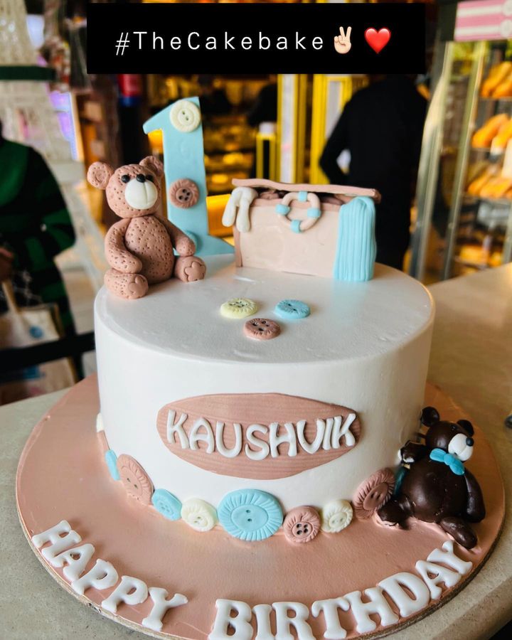 Cute Cake With Bear Theme