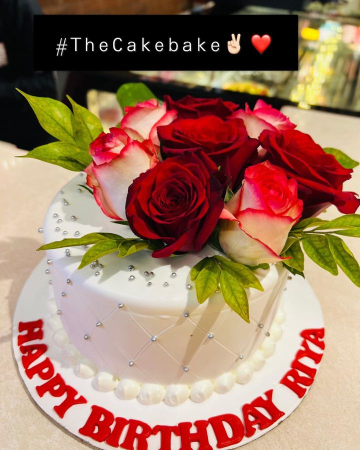 Roses Theme Cake for Her