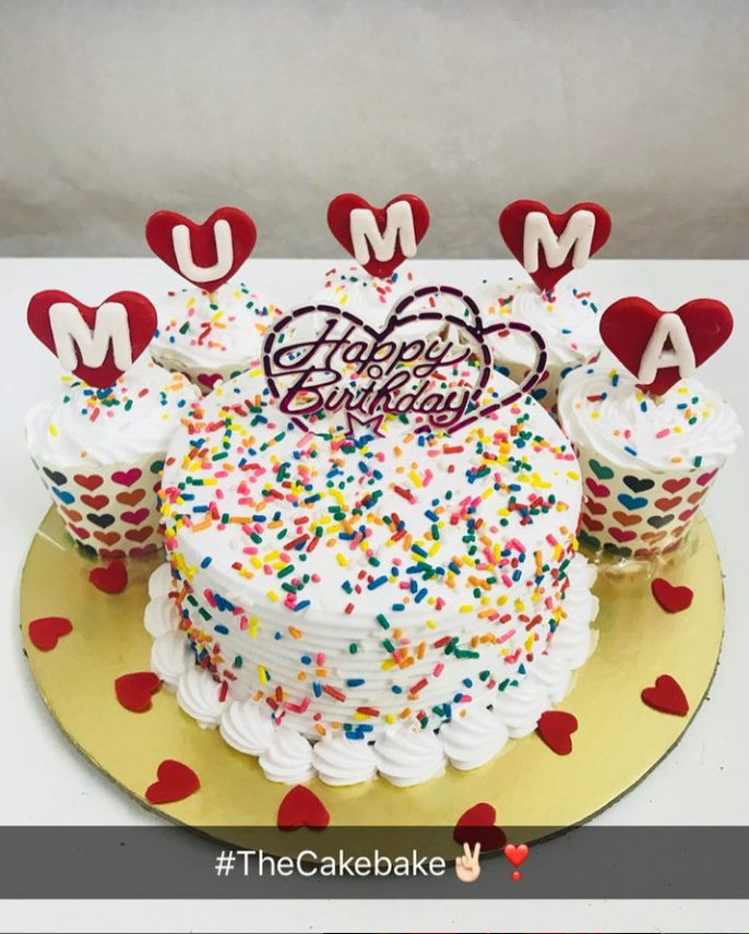 Heart Theme Cake For Mom