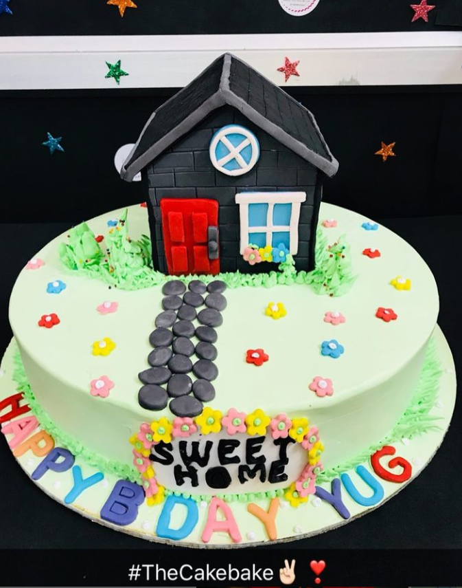 Home Theme Cake