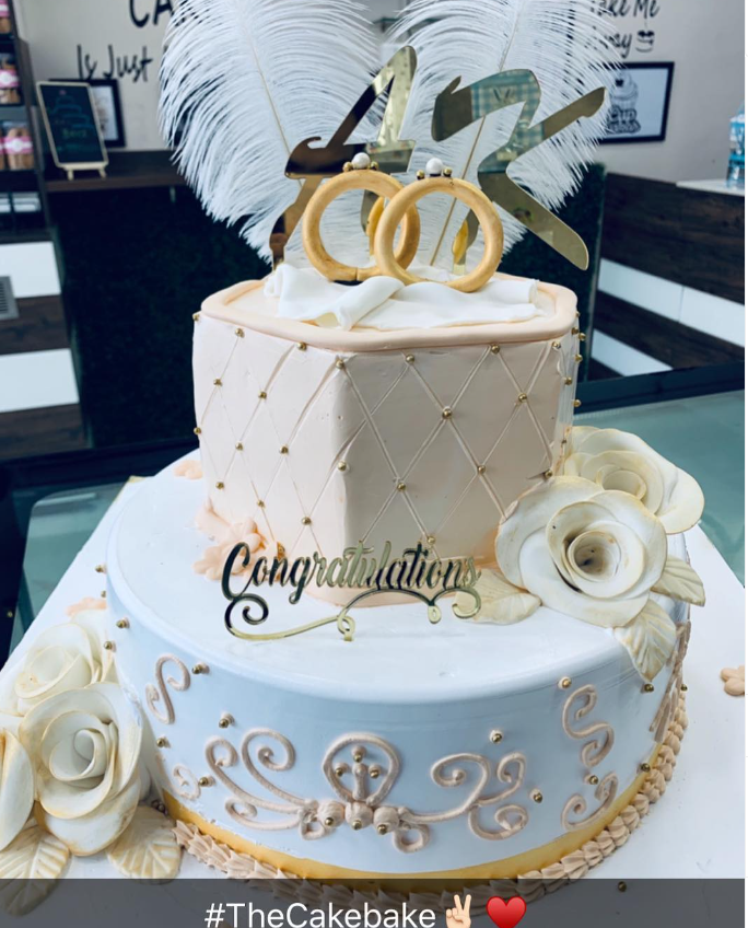 White Roses Design Engagement Cake