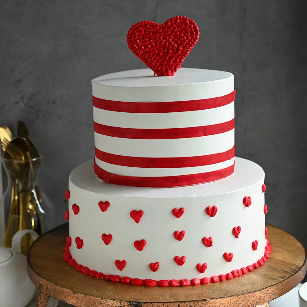 Sprinkling Hearts Cream Cake